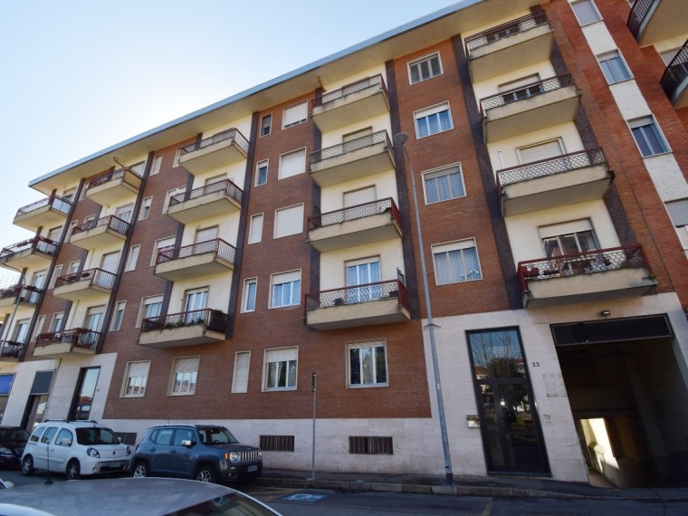 Pinerolo---Appartamento-trilocale-con-box-auto-