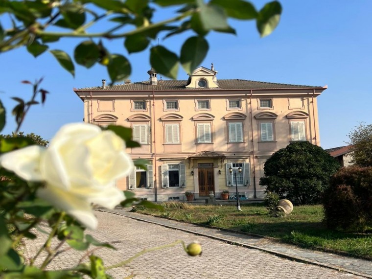Pinerolo---Appartamento-in-Villa-al-piano-primo-con-giardino-privato.