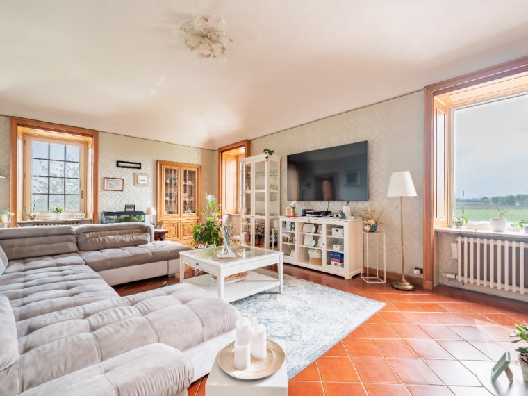 Pinerolo---Appartamento-in-Villa-al-piano-primo-con-giardino-privato.
