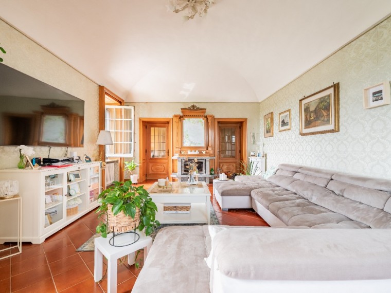 Pinerolo---Appartamento-in-Villa-al-piano-primo-con-giardino-privato.