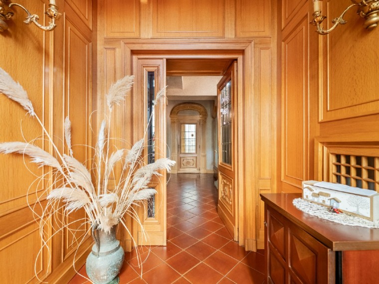 Pinerolo---Appartamento-in-Villa-al-piano-primo-con-giardino-privato.
