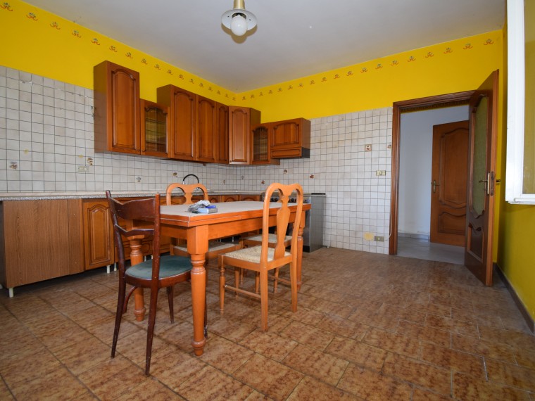Vigone---Periferia---Casa-indipendente-sui-4-lati-con-giardino-privato-e-tettoia.