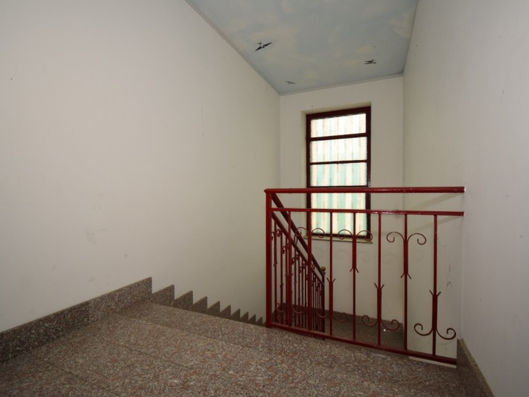 Vigone---Periferia---Casa-indipendente-sui-4-lati-con-giardino-privato-e-tettoia.