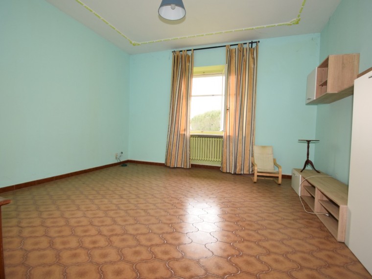 Vigone---Periferia---Casa-indipendente-sui-4-lati-con-giardino-privato-e-tettoia.