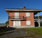 Vigone---Periferia---Casa-indipendente-sui-4-lati-con-giardino-privato-e-tettoia.
