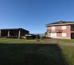 Vigone---Periferia---Casa-indipendente-sui-4-lati-con-giardino-privato-e-tettoia.