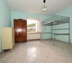 Vigone---Periferia---Casa-indipendente-sui-4-lati-con-giardino-privato-e-tettoia.