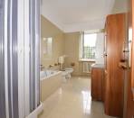 Vigone---Periferia---Casa-indipendente-sui-4-lati-con-giardino-privato-e-tettoia.