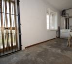 Vigone---Periferia---Casa-indipendente-sui-4-lati-con-giardino-privato-e-tettoia.