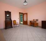 Vigone---Periferia---Casa-indipendente-sui-4-lati-con-giardino-privato-e-tettoia.