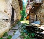 Fenestrelle---Rustico-con-magazzino-e-cortile-interno.