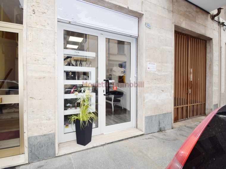 Pinerolo-locale-commerciale-in-zona-centrale