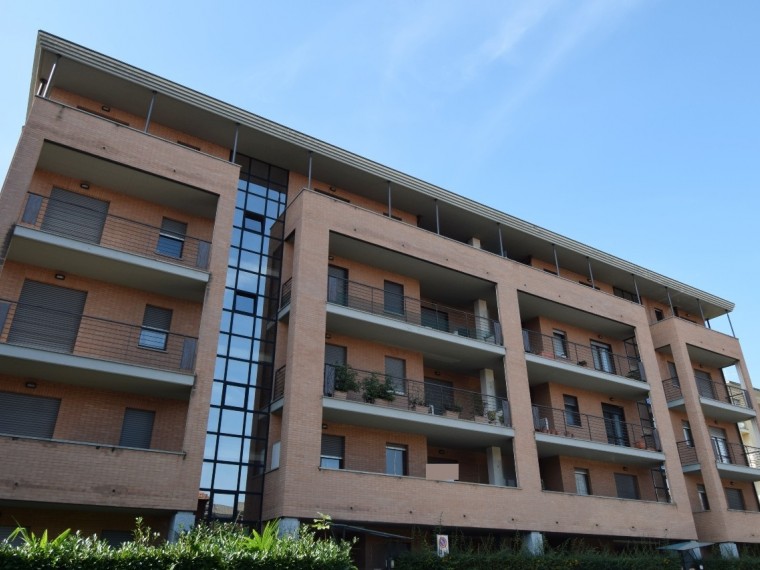 Pinerolo---Appartamento-di-recente-costruzione-con-box-auto.