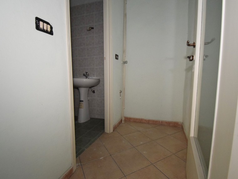 Pinerolo---Centralissimo-alloggio-di-circa-88-mq-con-riscaldamento-autonomo.