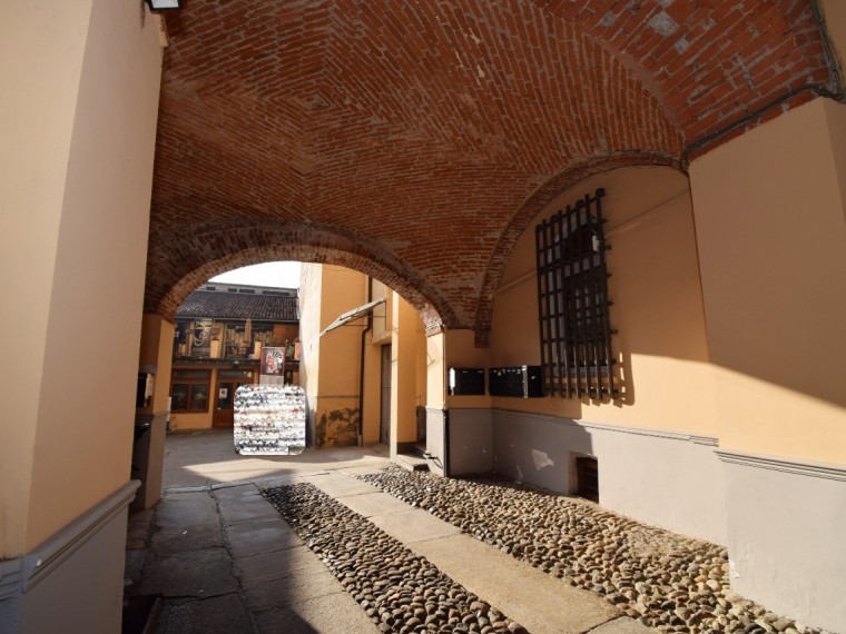 Pinerolo---Centralissimo-alloggio-di-circa-88-mq-con-riscaldamento-autonomo.