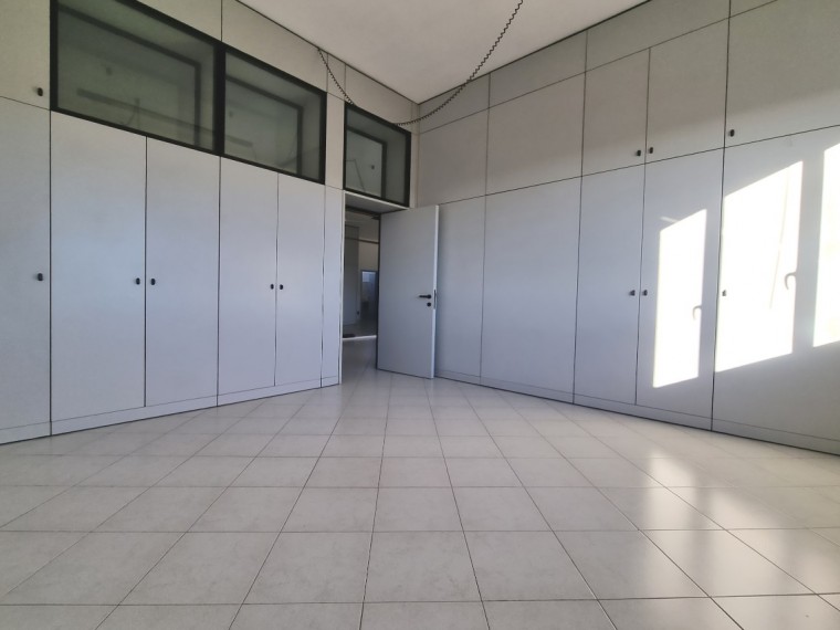 Pinerolo---Laboratorio-con-uffici
