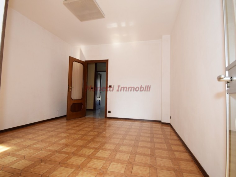 Pinerolo---Appartamento-trilocale-in-zona-centrale