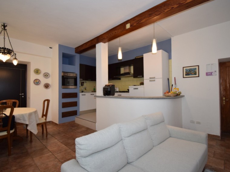 Pinerolo---Casa-bifamiliare-con-locali-accessori-e-parco-secolare