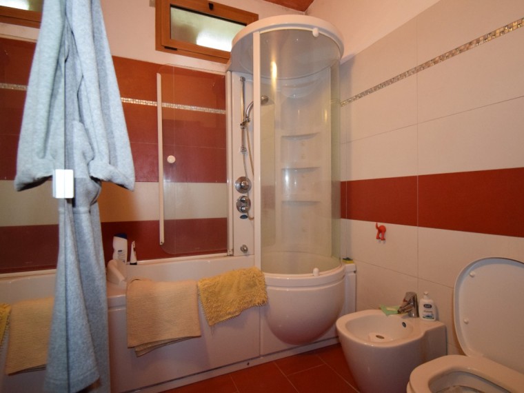 Pinerolo---Casa-bifamiliare-con-locali-accessori-e-parco-secolare