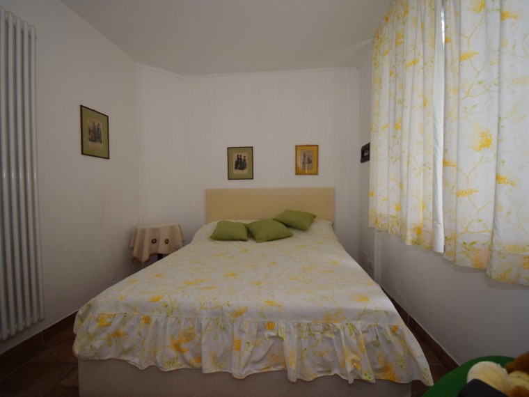 Pinerolo---Casa-bifamiliare-con-locali-accessori-e-parco-secolare