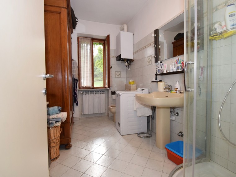 Pinerolo---Casa-bifamiliare-con-locali-accessori-e-parco-secolare