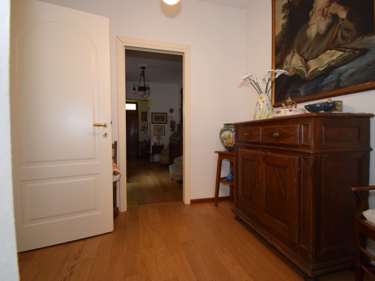 Pinerolo---Casa-bifamiliare-con-locali-accessori-e-parco-secolare