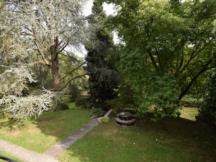 Pinerolo---Casa-bifamiliare-con-locali-accessori-e-parco-secolare