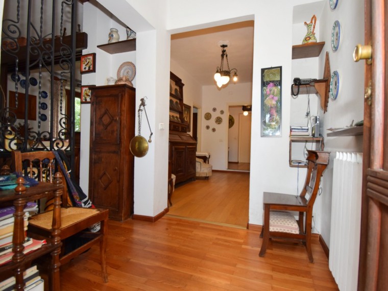 Pinerolo---Casa-bifamiliare-con-locali-accessori-e-parco-secolare