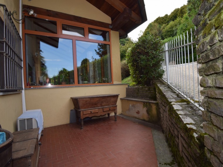 Pinerolo---Casa-bifamiliare-con-locali-accessori-e-parco-secolare