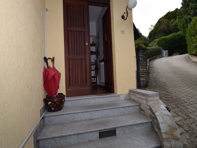 Pinerolo---Casa-bifamiliare-con-locali-accessori-e-parco-secolare