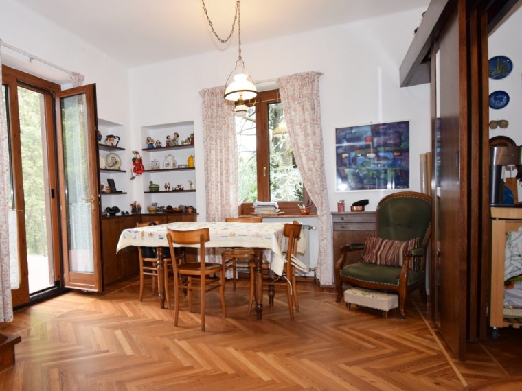 Pinerolo---Casa-bifamiliare-con-locali-accessori-e-parco-secolare