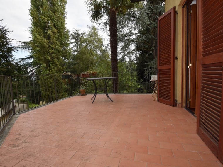 Pinerolo---Casa-bifamiliare-con-locali-accessori-e-parco-secolare