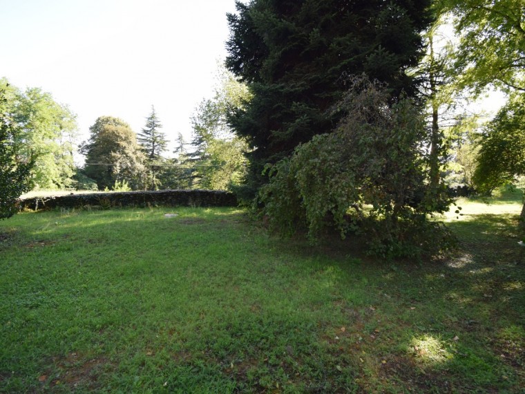 Pinerolo---Casa-bifamiliare-con-locali-accessori-e-parco-secolare