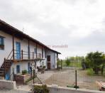Pinerolo-Periferia-Cascinale-da-ristrutturare-con-cortile-e-ampio-giardino