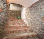 Pinerolo-Periferia-Cascinale-da-ristrutturare-con-cortile-e-ampio-giardino