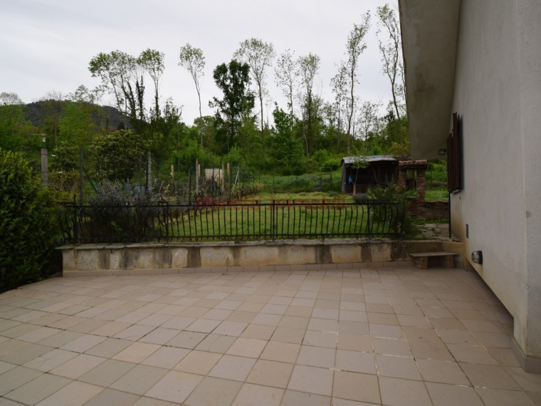 Roletto---Casa-indipendente-di-200-mq-con-giardino
