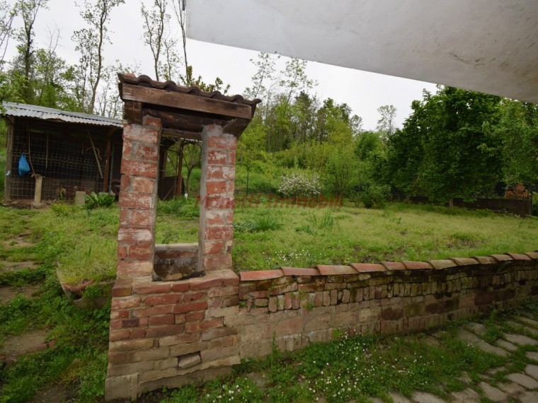 Roletto---Casa-indipendente-di-200-mq-con-giardino