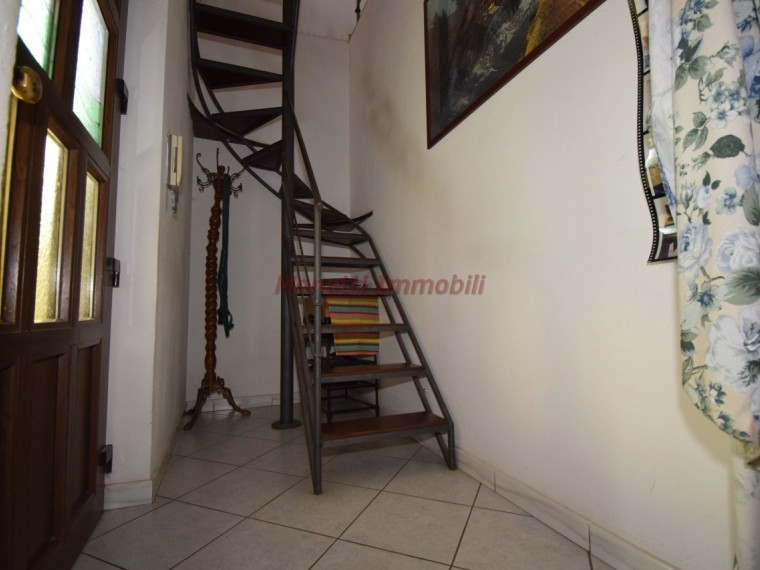 Roletto---Casa-indipendente-di-200-mq-con-giardino
