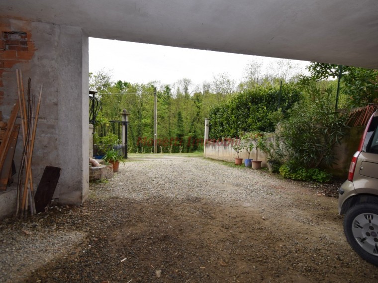 Roletto---Casa-indipendente-di-200-mq-con-giardino