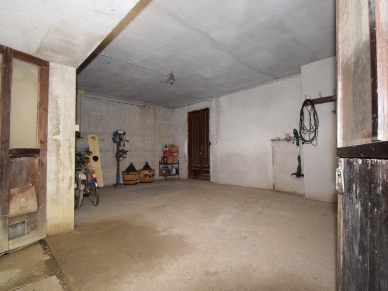Roletto---Casa-indipendente-di-200-mq-con-giardino