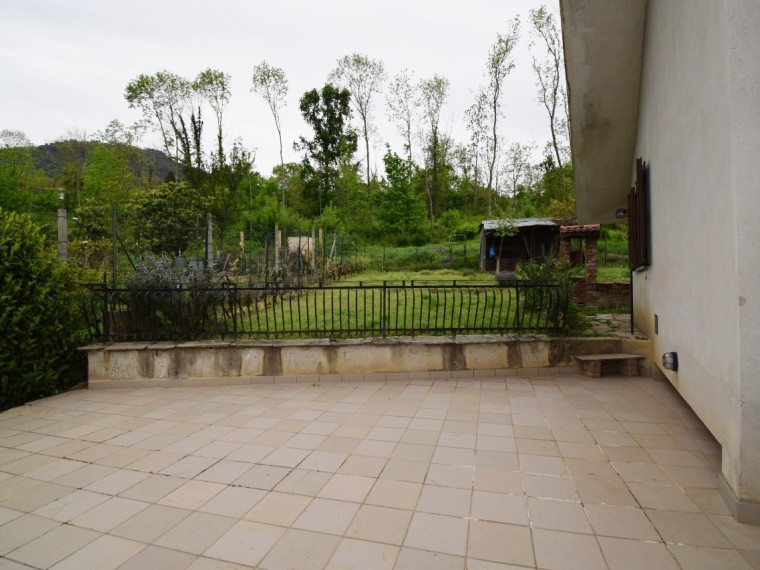 Roletto---Casa-indipendente-di-200-mq-con-giardino