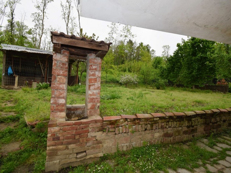 Roletto---Casa-indipendente-di-200-mq-con-giardino
