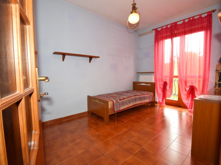 Roletto---Casa-indipendente-di-200-mq-con-giardino