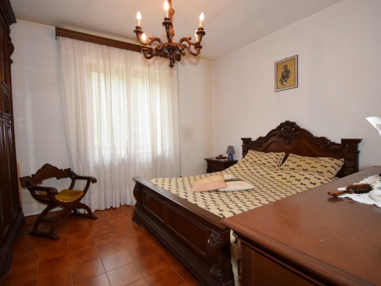 Roletto---Casa-indipendente-di-200-mq-con-giardino