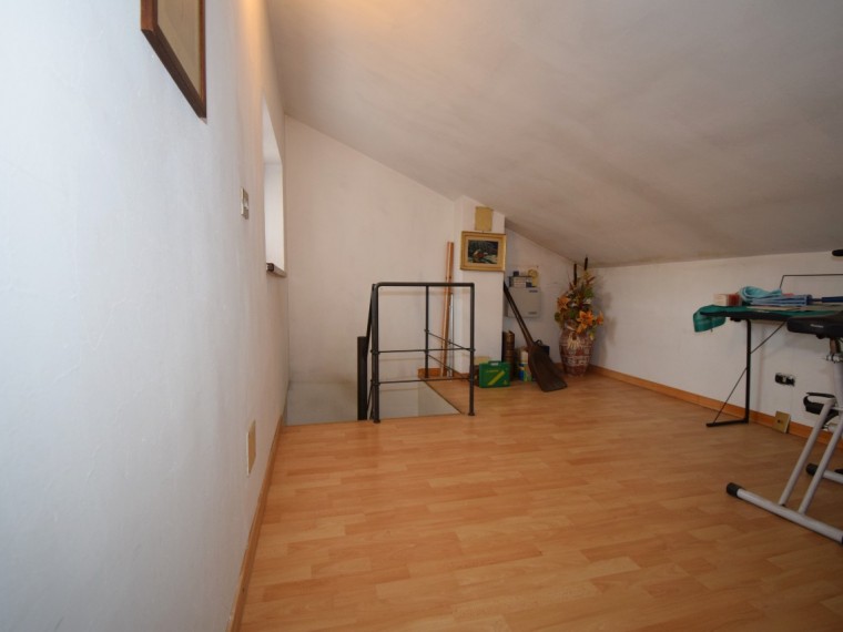 Roletto---Casa-indipendente-di-200-mq-con-giardino