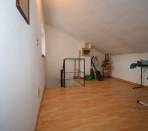 Roletto---Casa-indipendente-di-200-mq-con-giardino