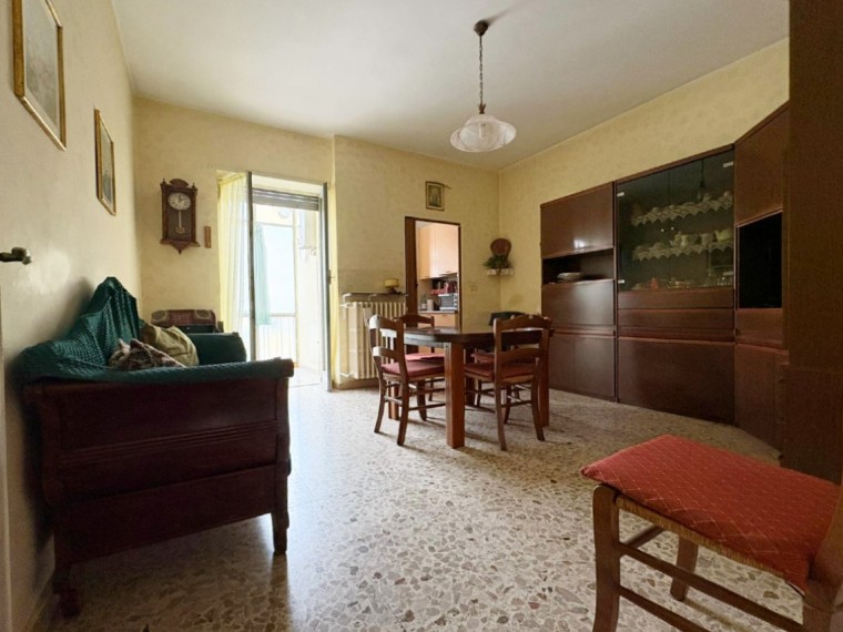 Pinerolo---Appartamento-quadrilocale-con-box-auto