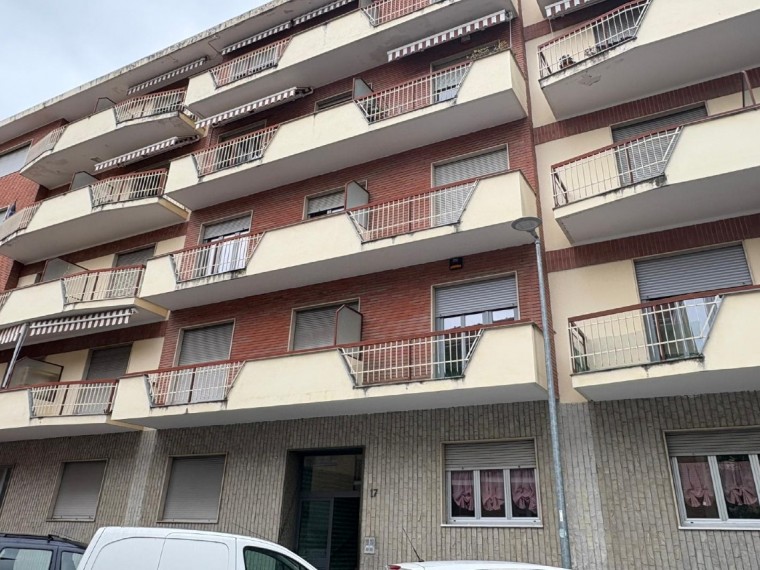 Pinerolo---Appartamento-quadrilocale-con-box-auto