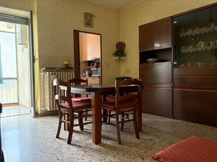 Pinerolo---Appartamento-quadrilocale-con-box-auto