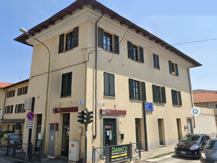 Pinerolo-in-zona-centrale-appartamento-con-terrazzino